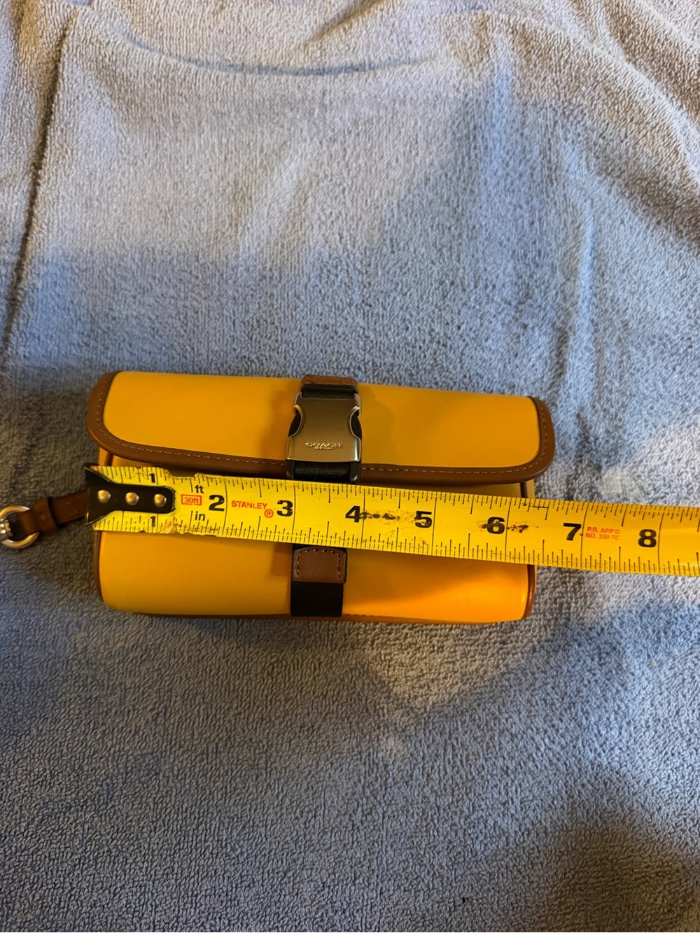 Yellow Coach accessory - Picture 6 of 7